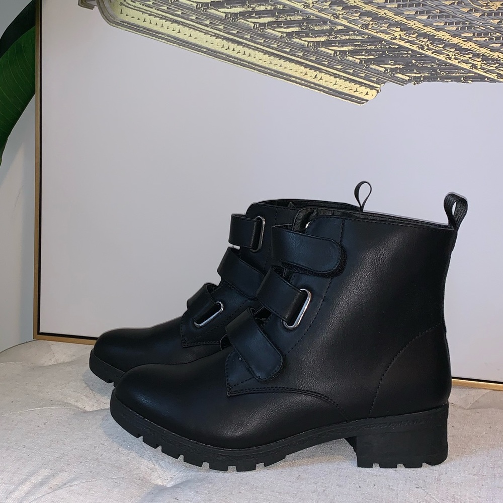 Mark & Maddox Black PU Boots - Size 10